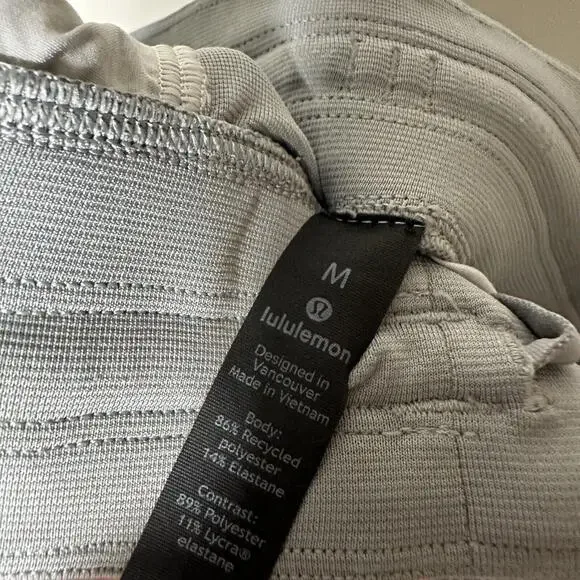 Lululemon T.H.E. Short 11” Linerless Illusion White Light Cast Gray Mens Medium - Picture 5 of 6